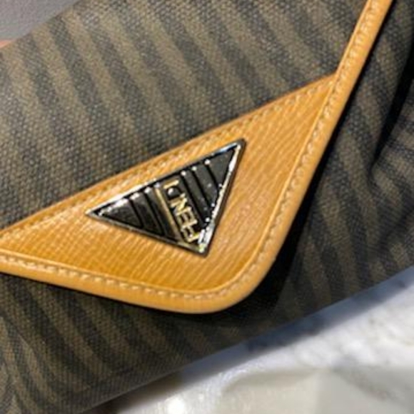 Fendi clutch - Picture 8 of 9